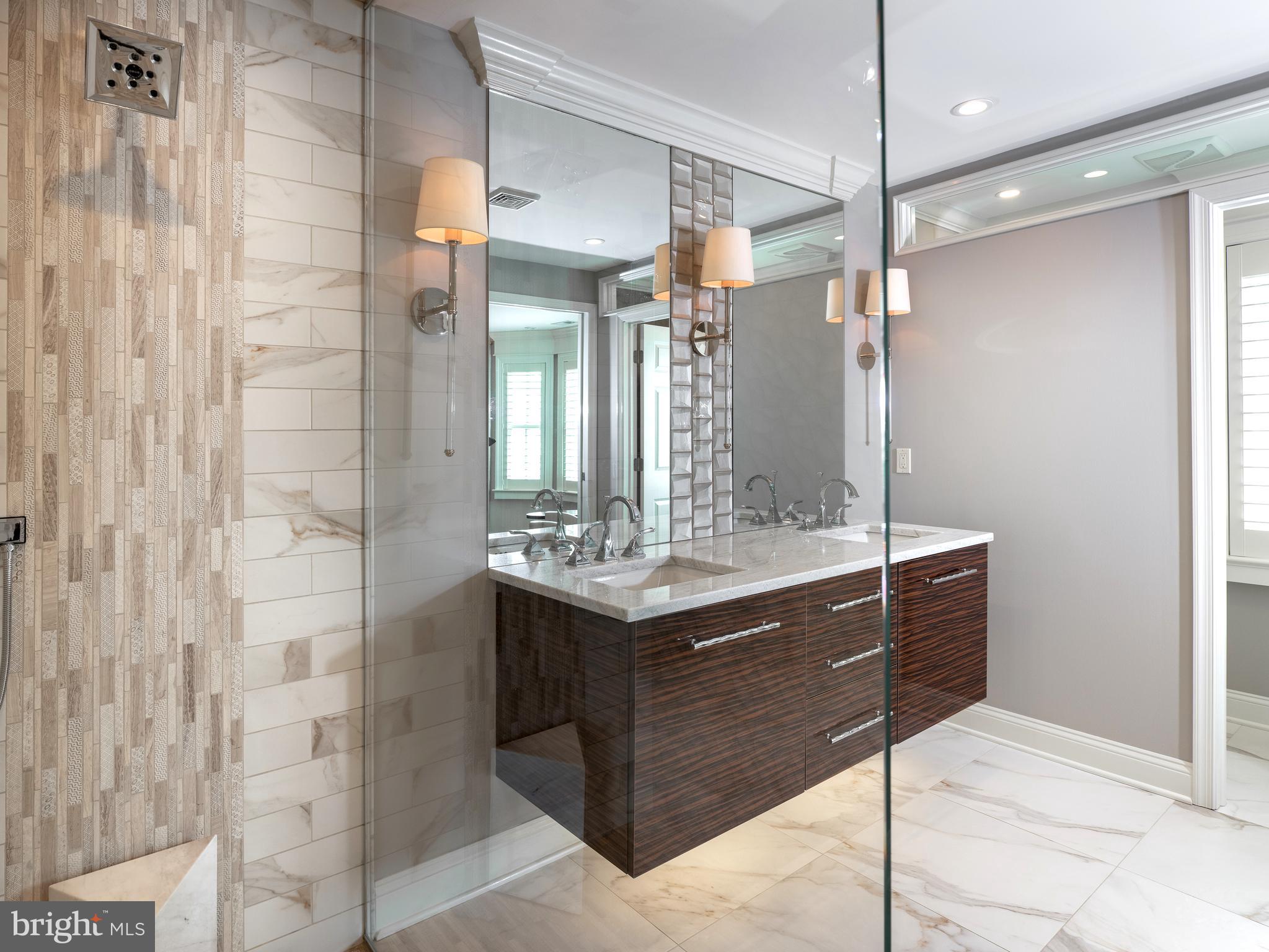 CANAL STREET - Residential