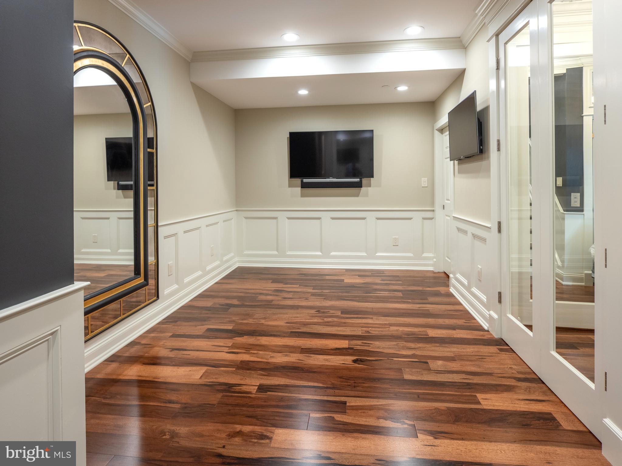 CANAL STREET - Residential