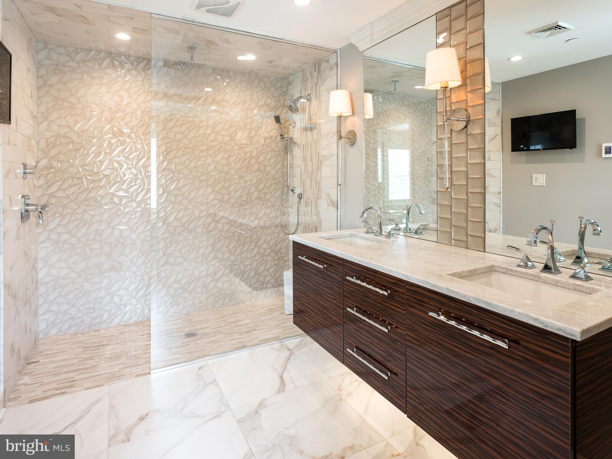 CANAL STREET - Residential