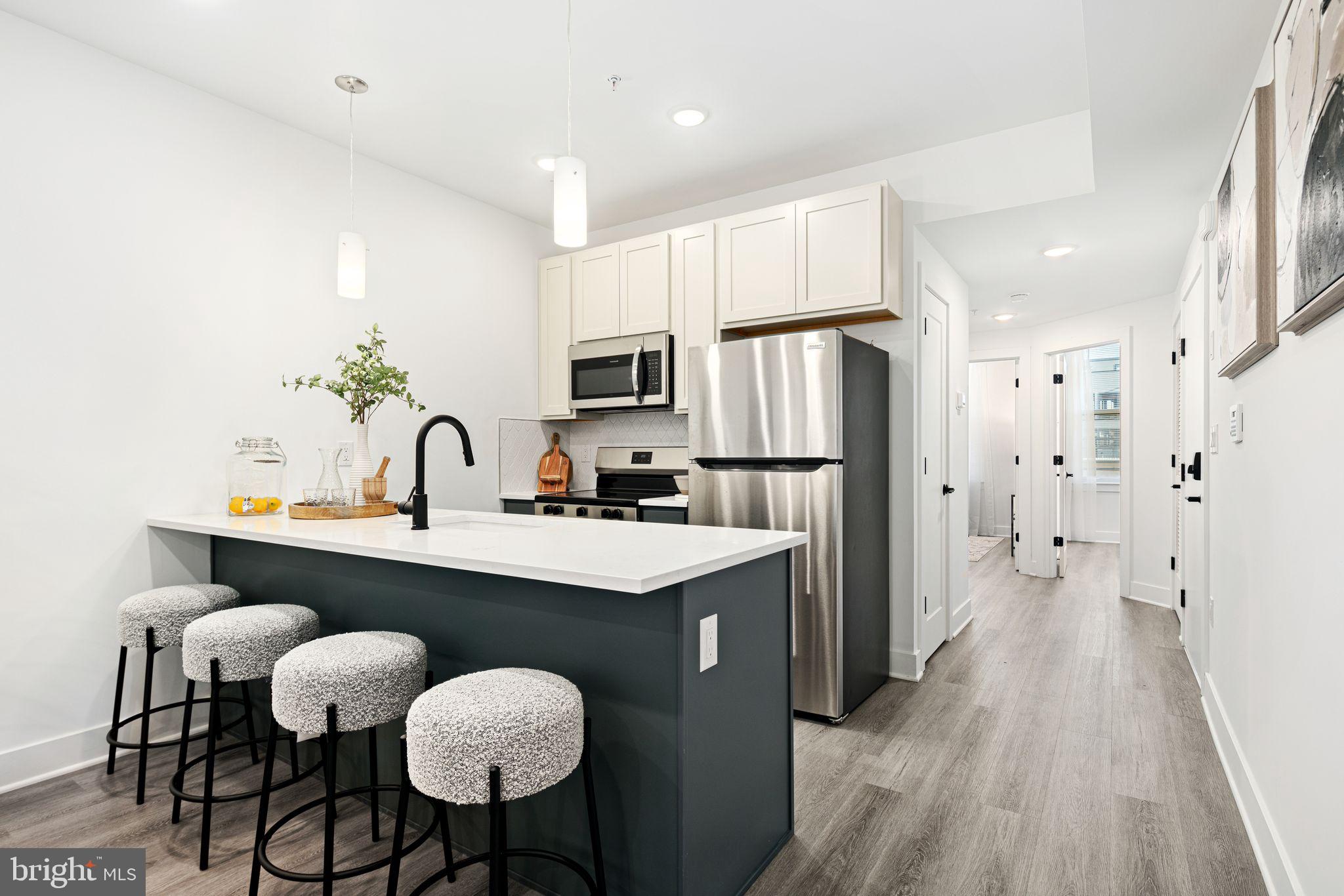 PORT RICHMOND - Residential Lease