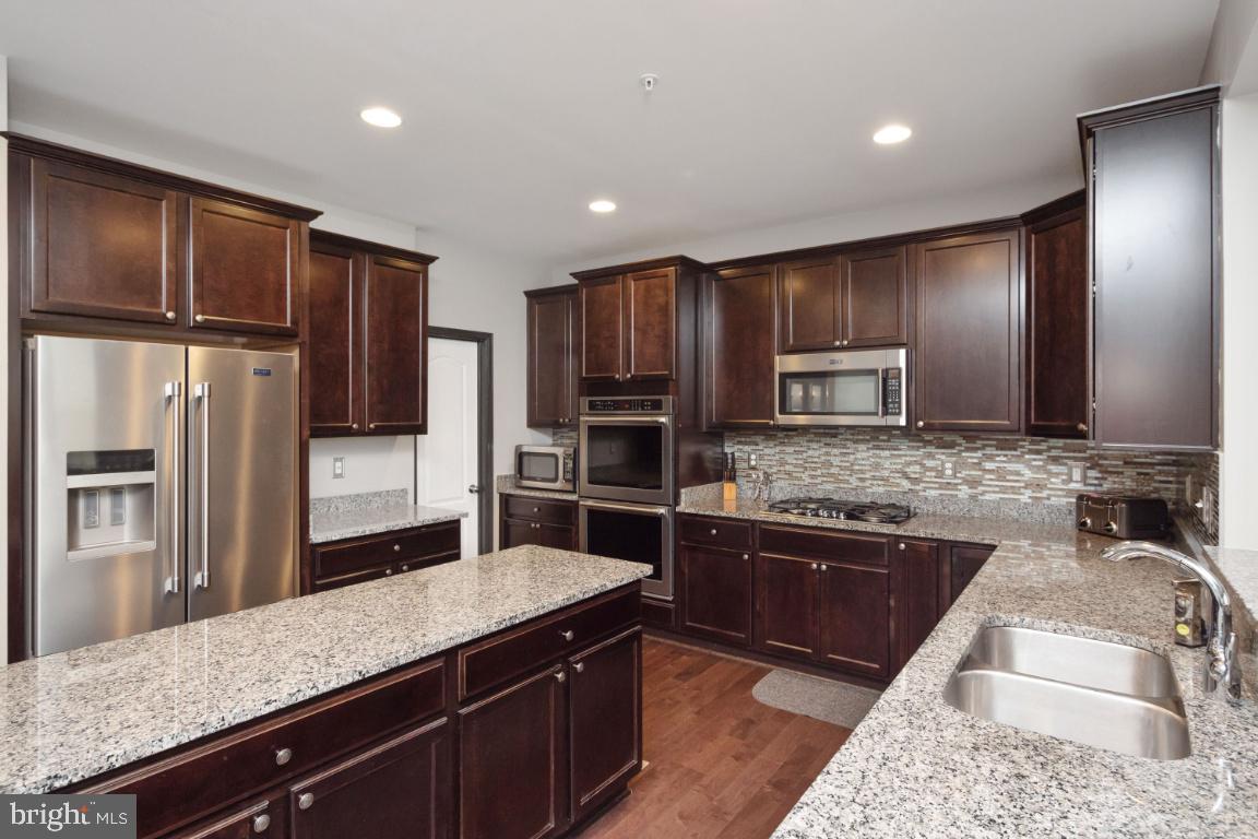 WALLACE LANDING - Residential Lease