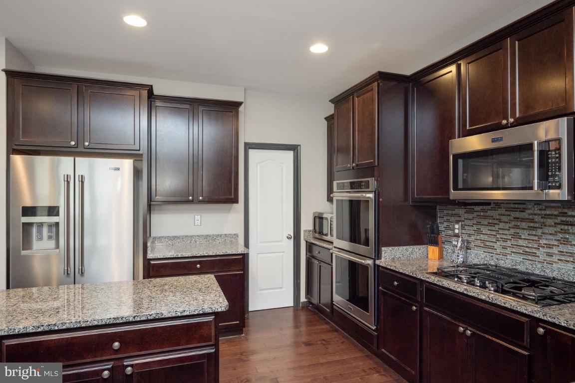 WALLACE LANDING - Residential Lease