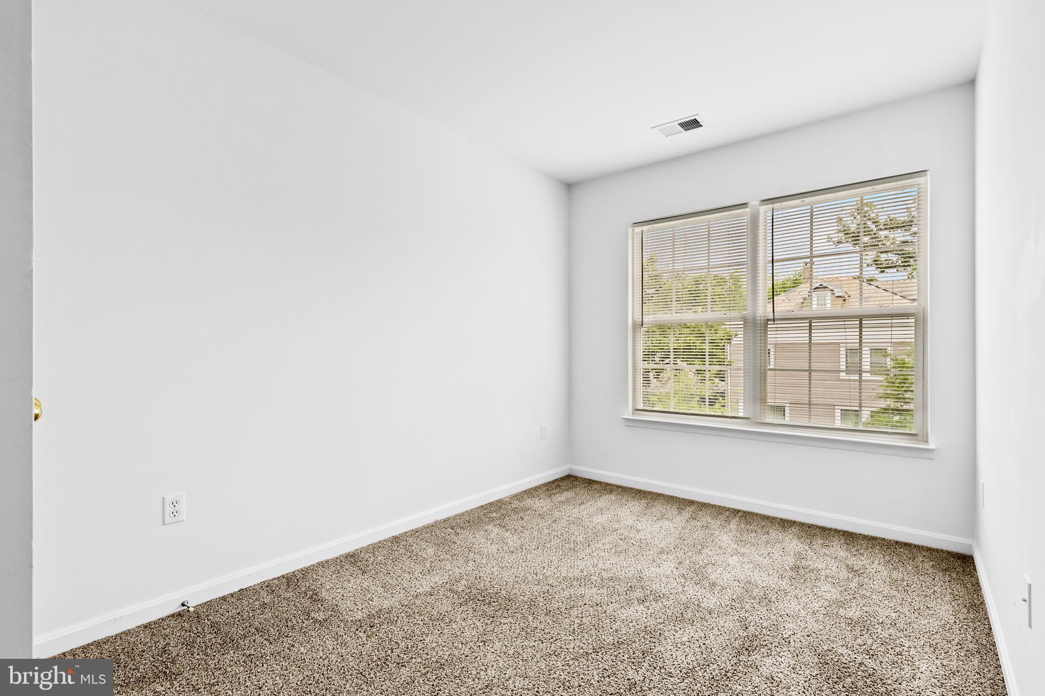 BELVEDERE SQUARE - Commercial Sale