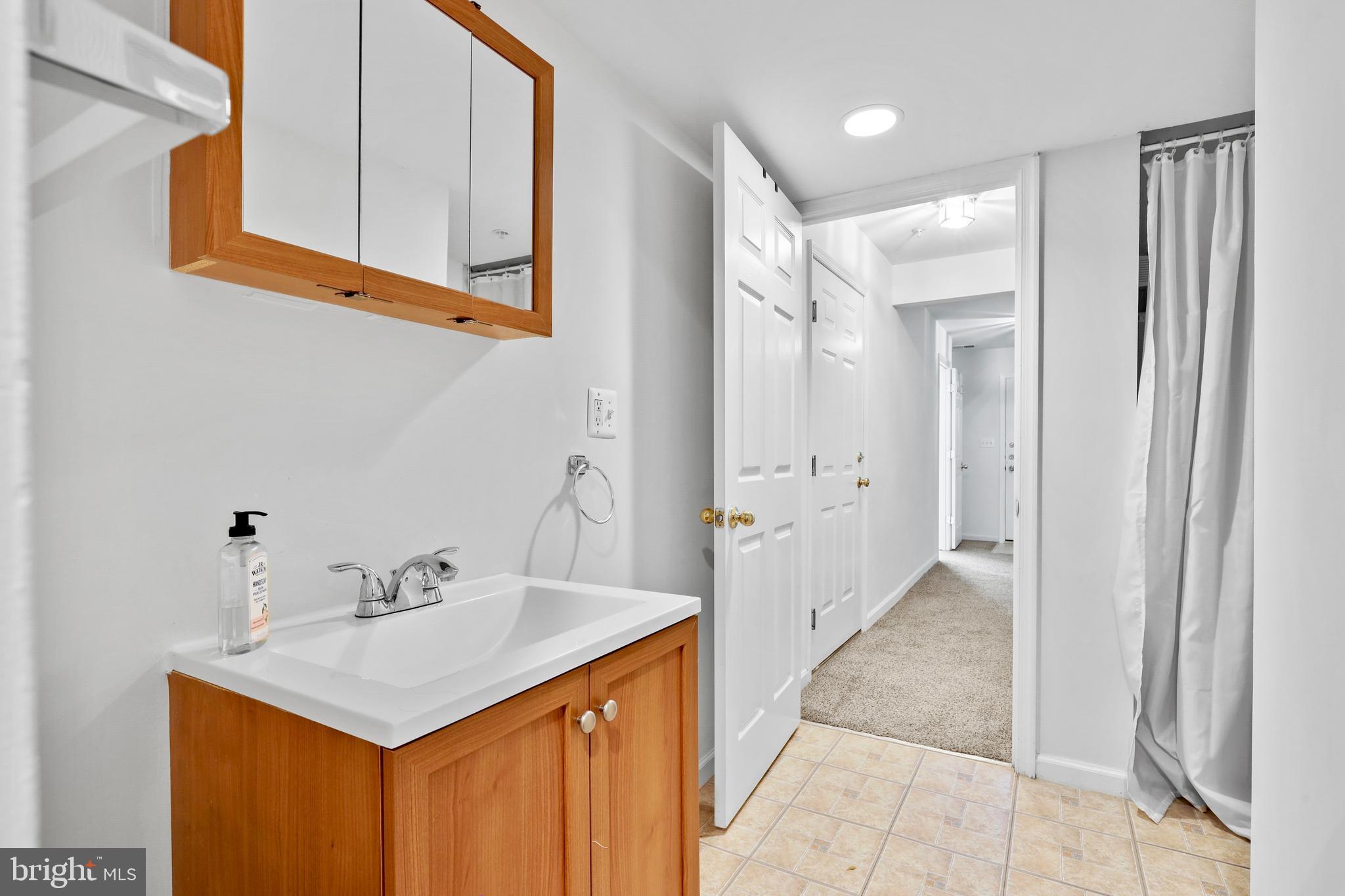 BELVEDERE SQUARE - Commercial Sale