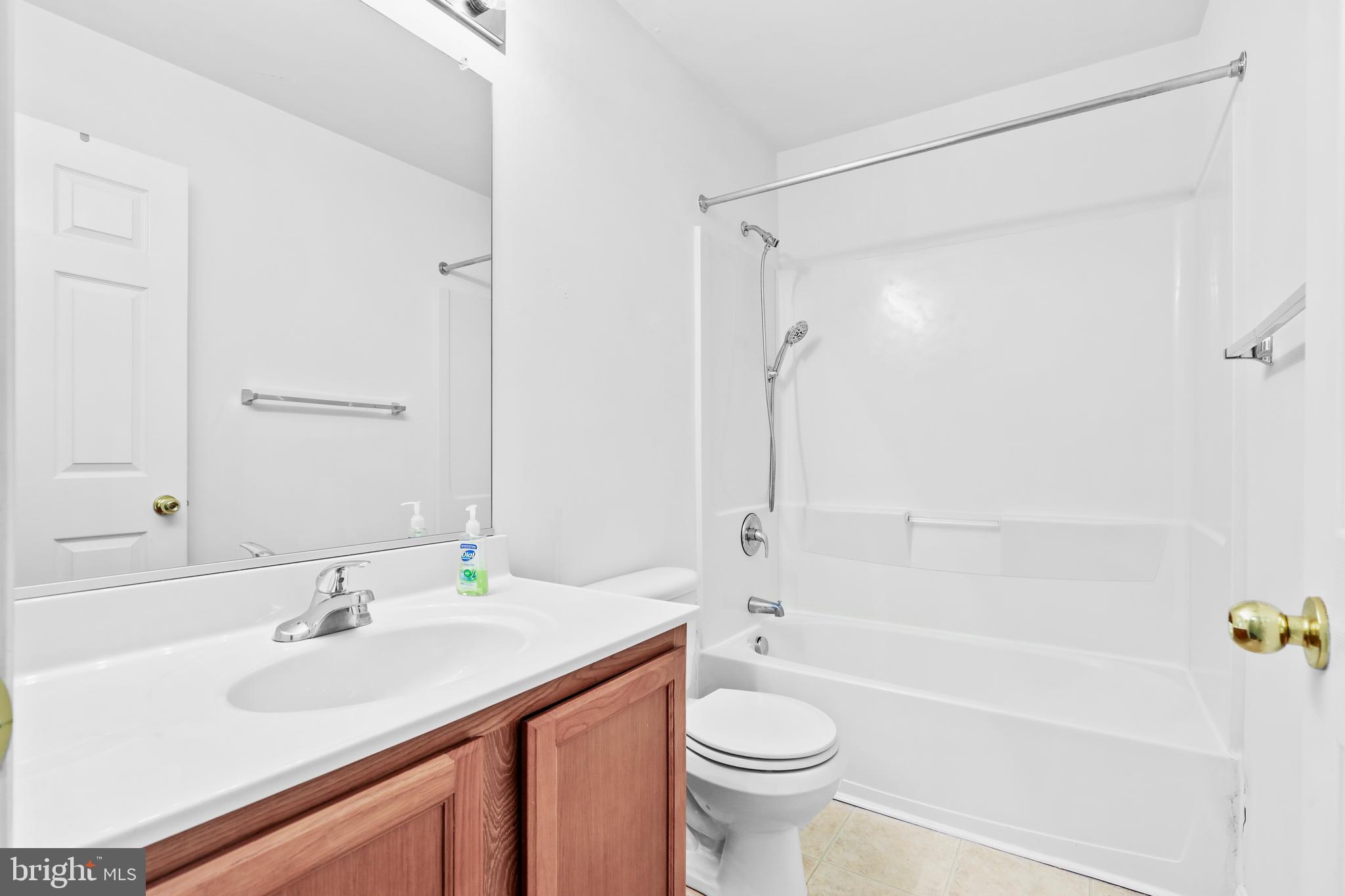 BELVEDERE SQUARE - Commercial Sale