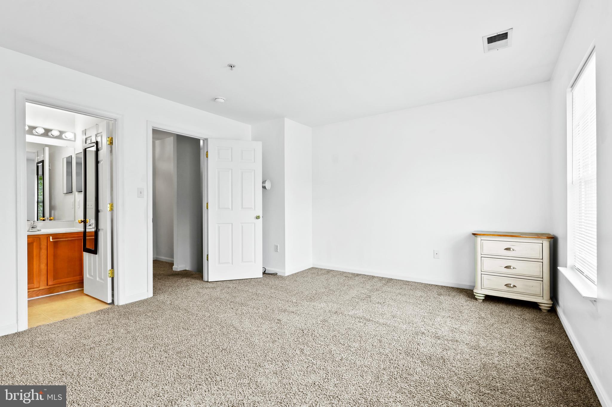 BELVEDERE SQUARE - Commercial Sale
