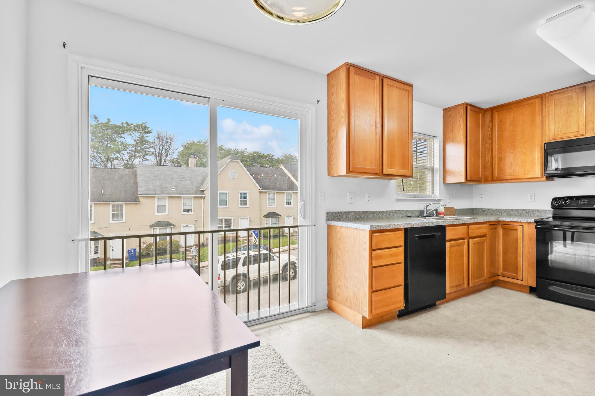 BELVEDERE SQUARE - Commercial Sale