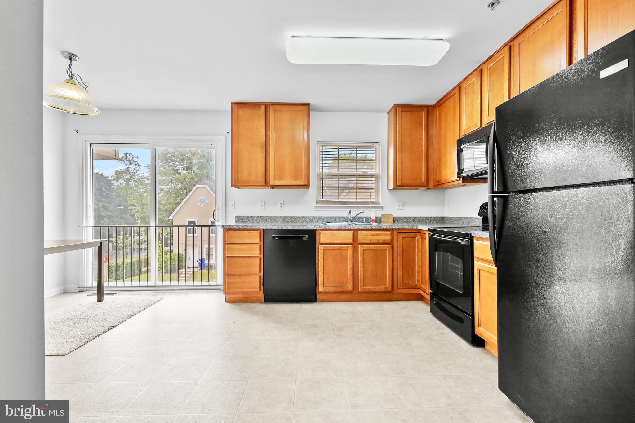 BELVEDERE SQUARE - Commercial Sale