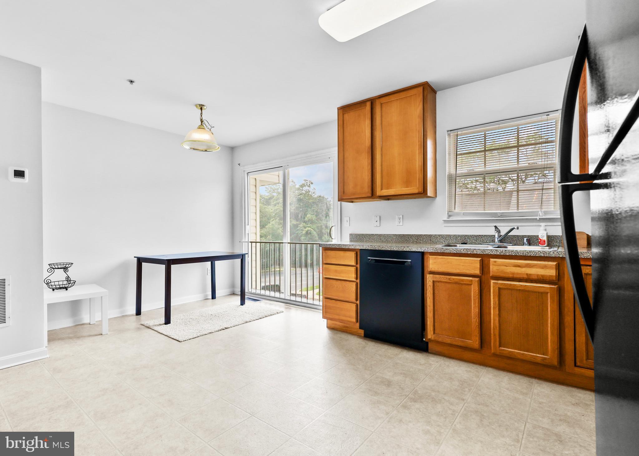 BELVEDERE SQUARE - Commercial Sale