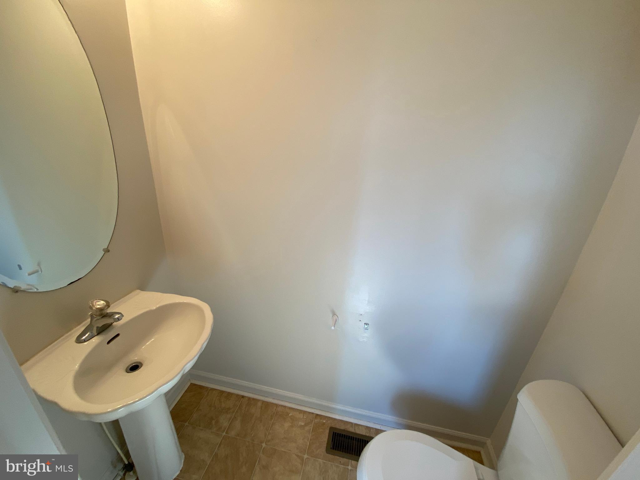 LAFAYETTE VILLAGE - Residential Lease