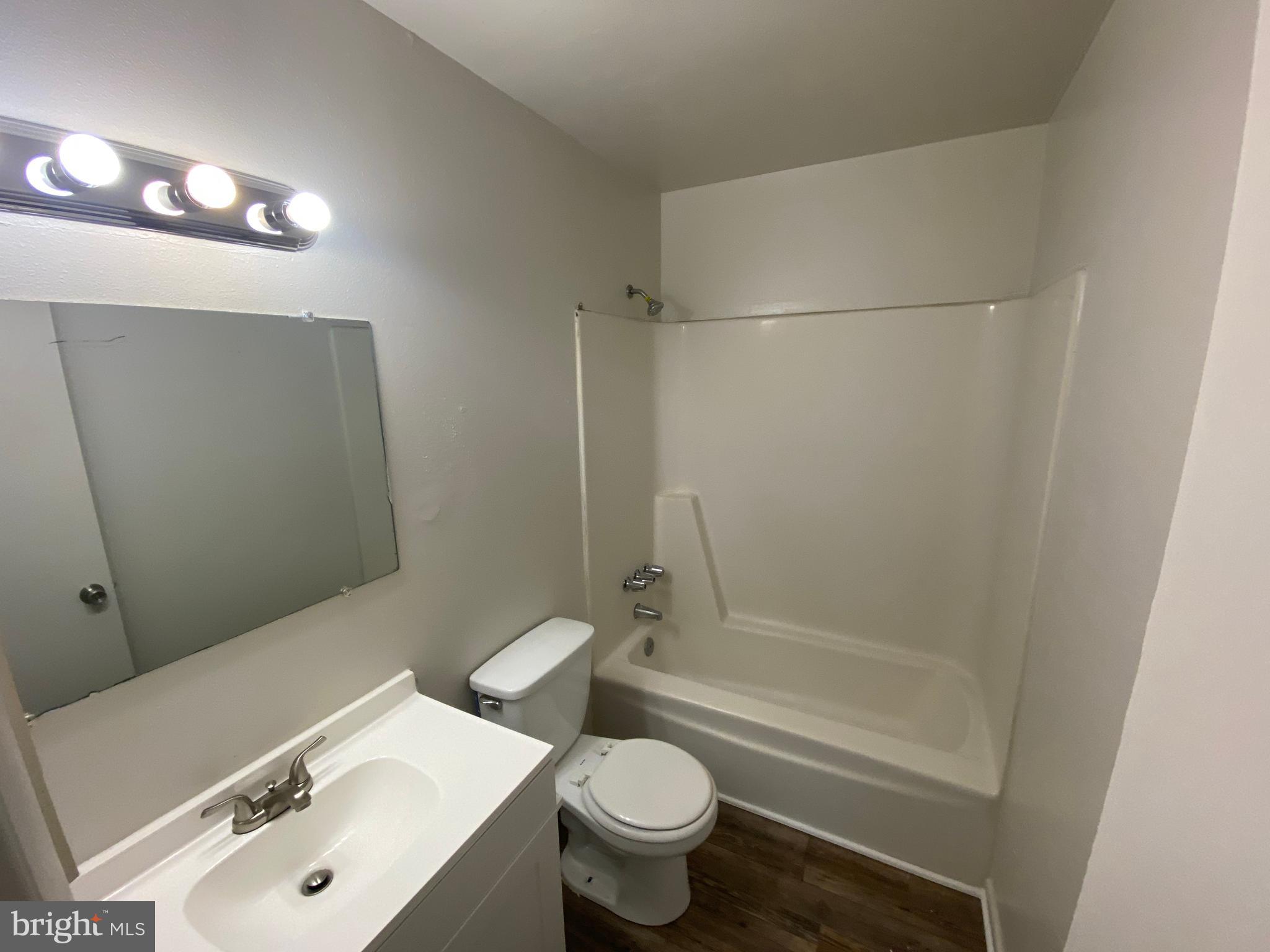 LAFAYETTE VILLAGE - Residential Lease