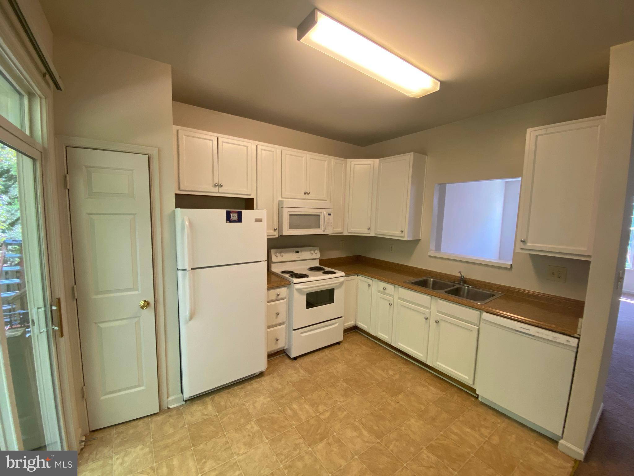 LAFAYETTE VILLAGE - Residential Lease