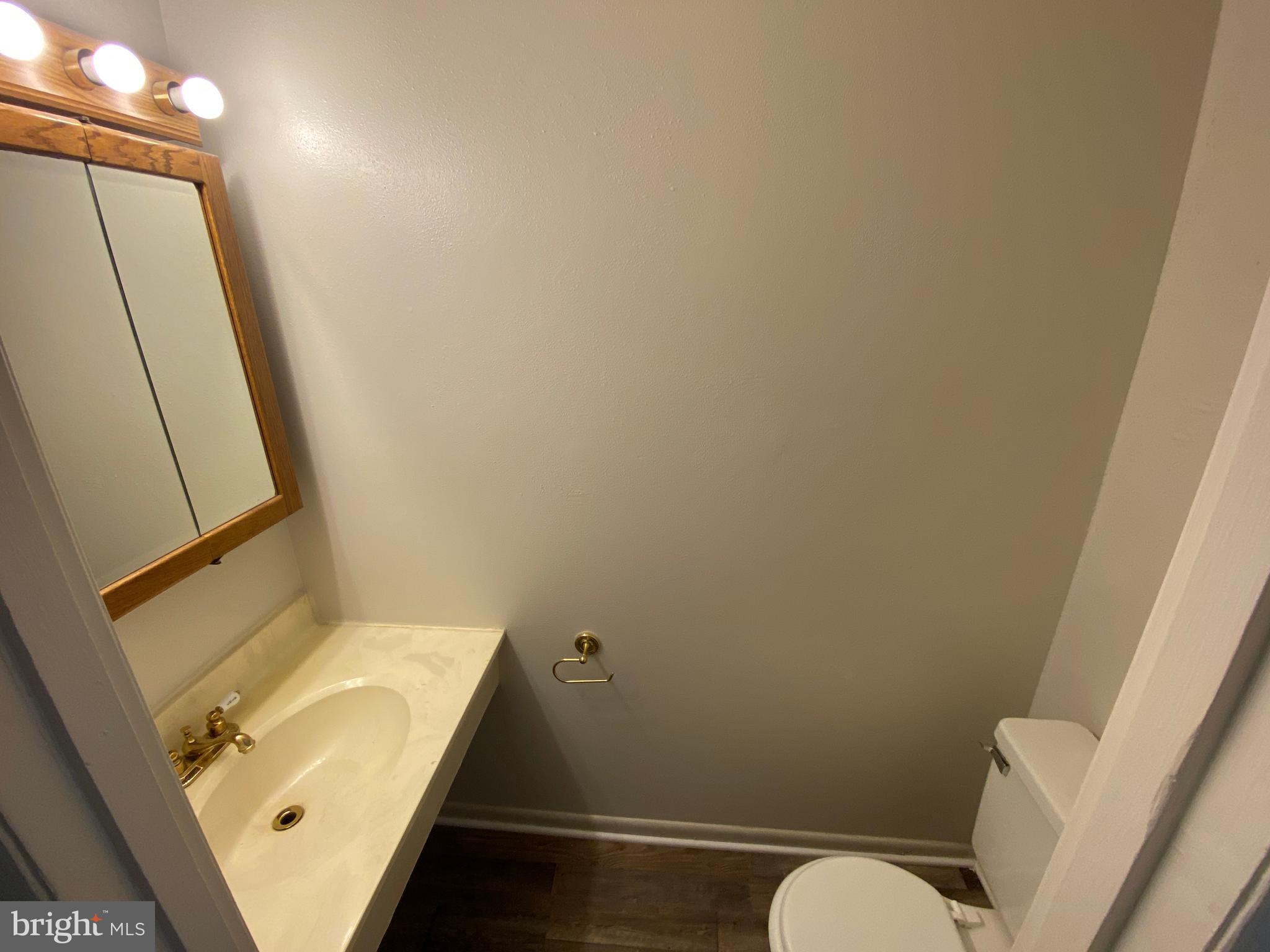 LAFAYETTE VILLAGE - Residential Lease