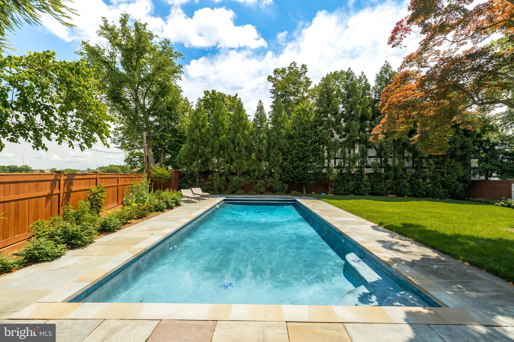 CLEVELAND PARK - Residential