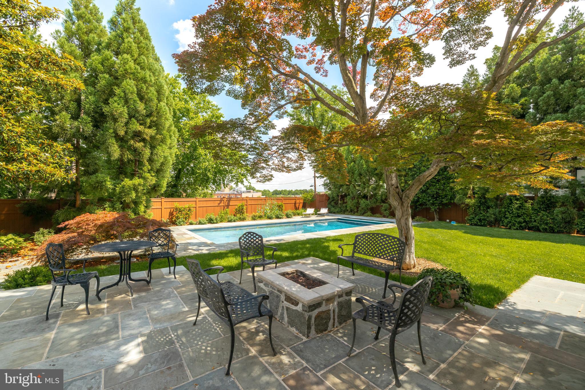 CLEVELAND PARK - Residential
