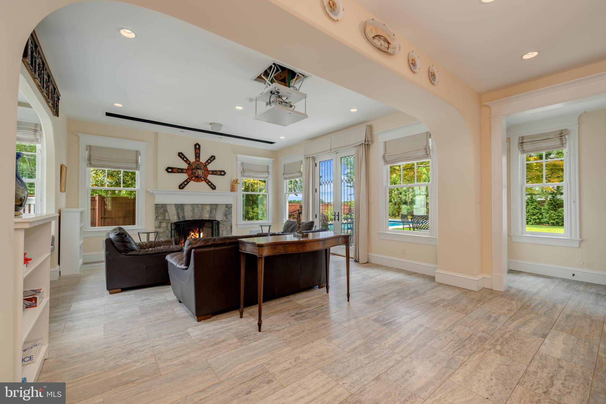 CLEVELAND PARK - Residential