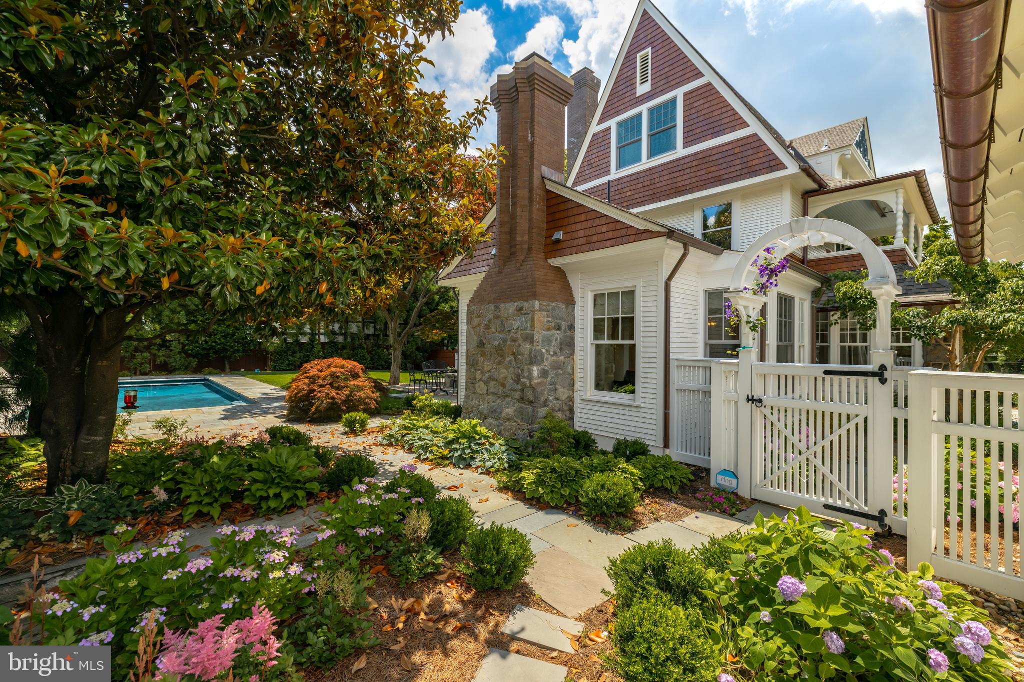 CLEVELAND PARK - Residential
