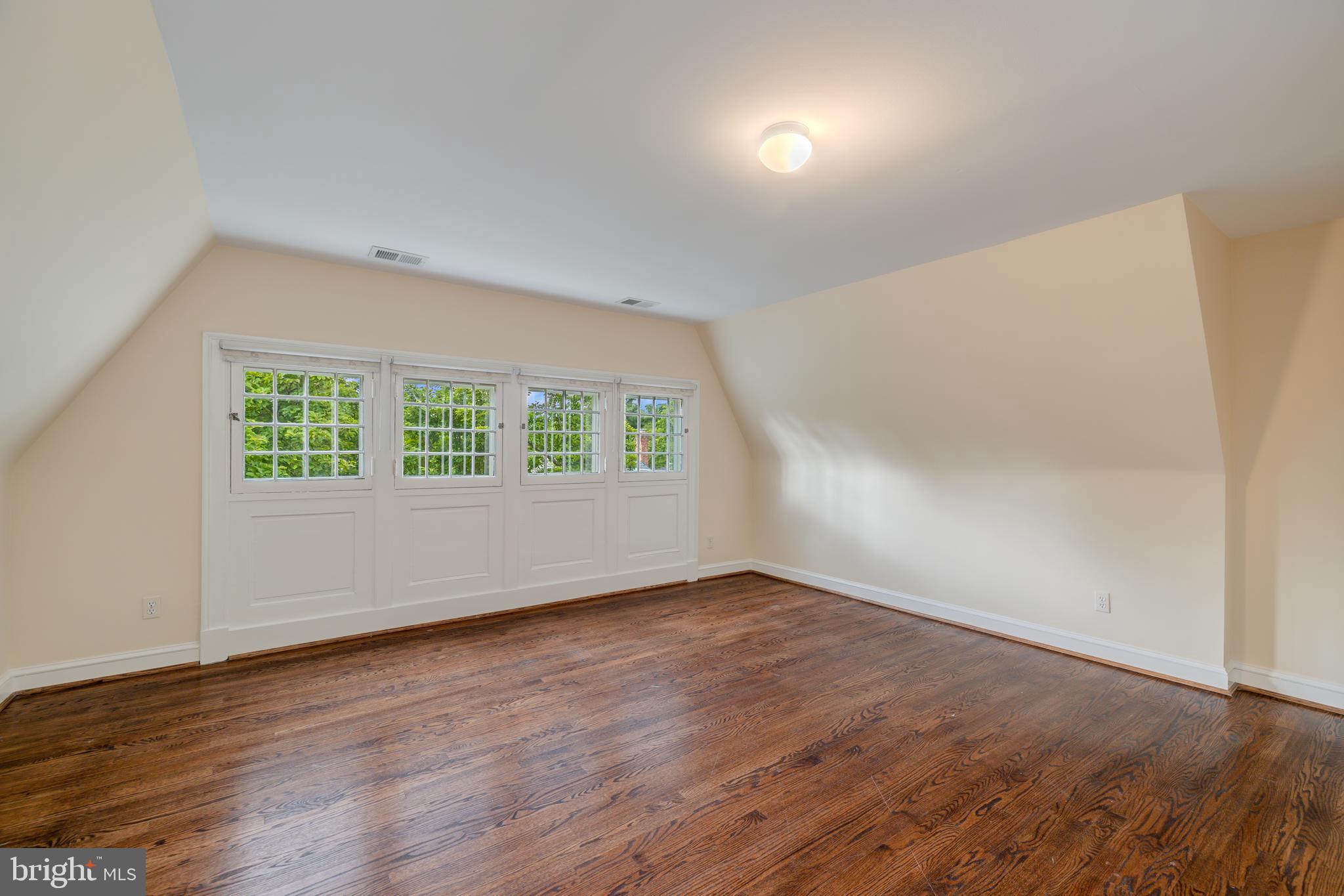 CLEVELAND PARK - Residential