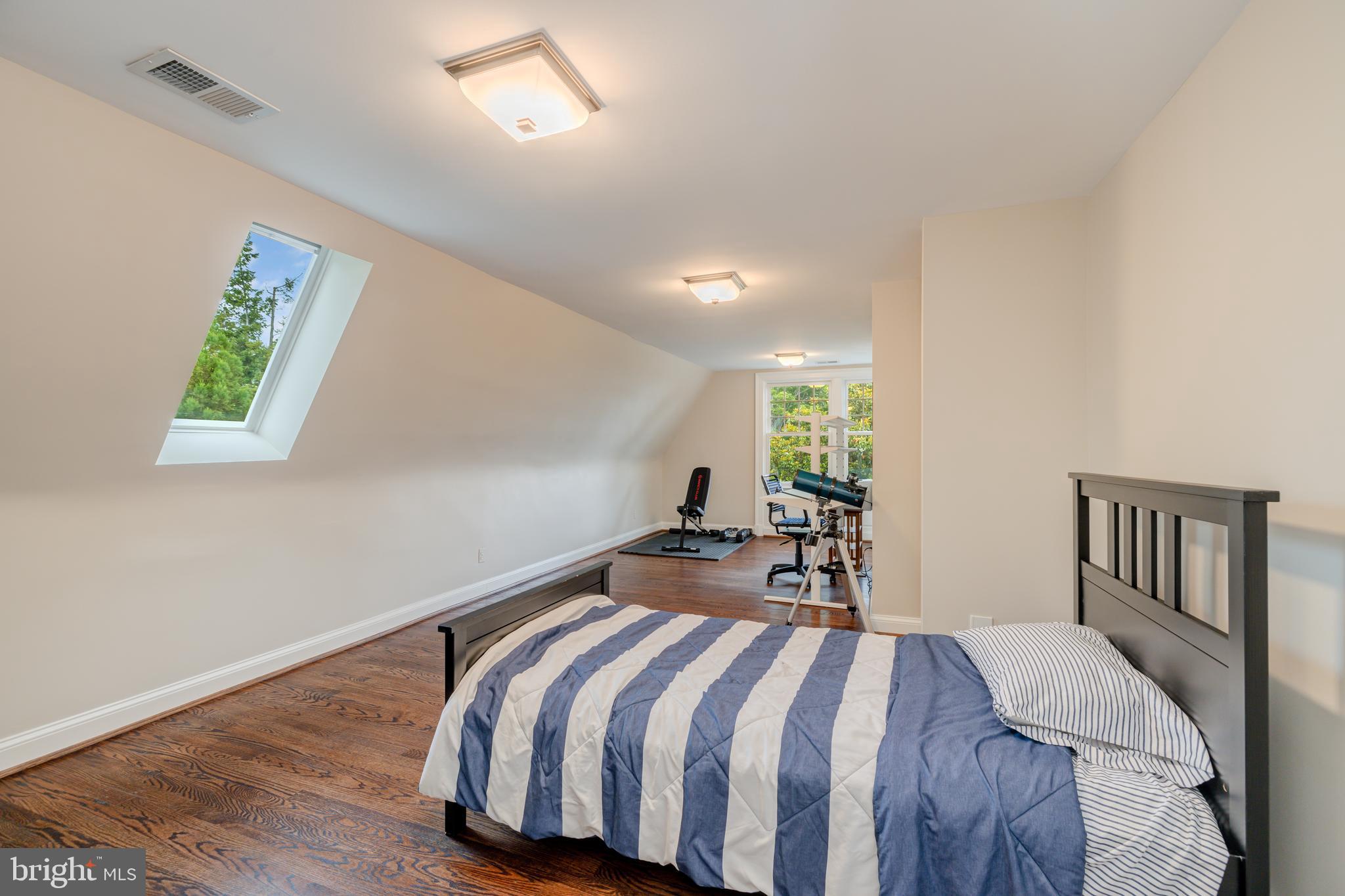 CLEVELAND PARK - Residential