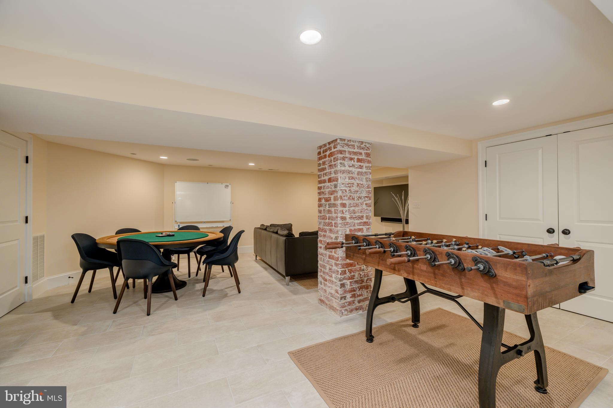 CLEVELAND PARK - Residential