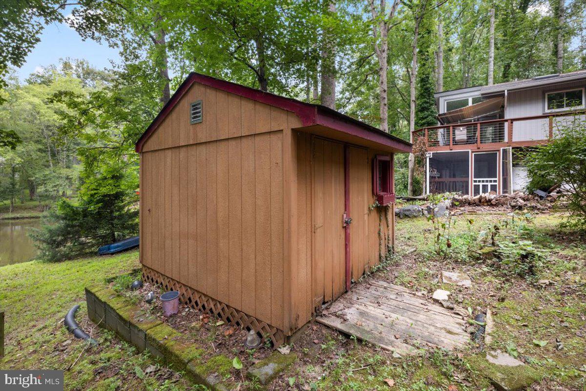 LAKE OF THE WOODS - Residential Lease