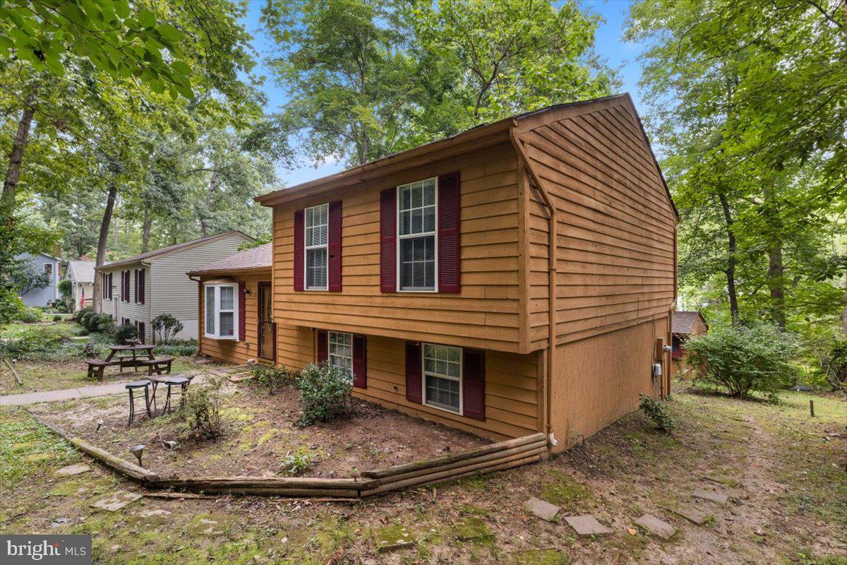 LAKE OF THE WOODS - Residential Lease