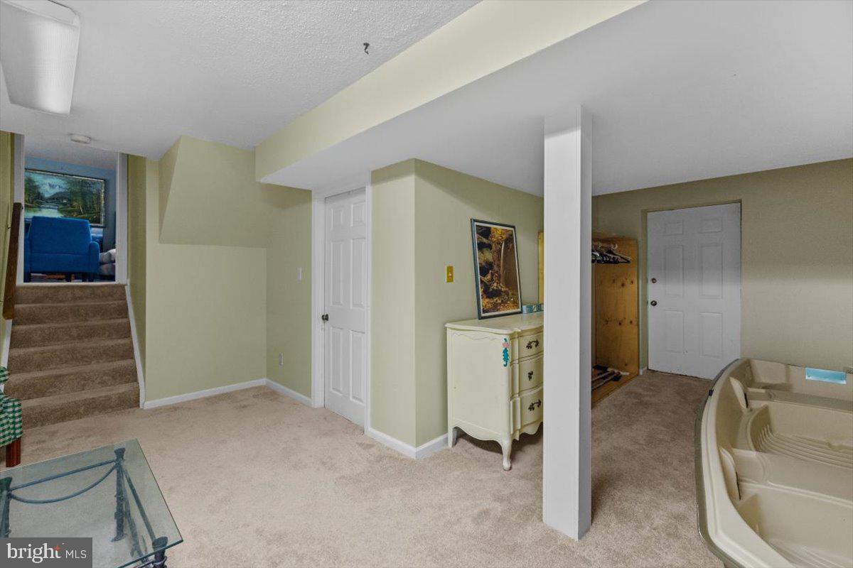 LAKE OF THE WOODS - Residential Lease