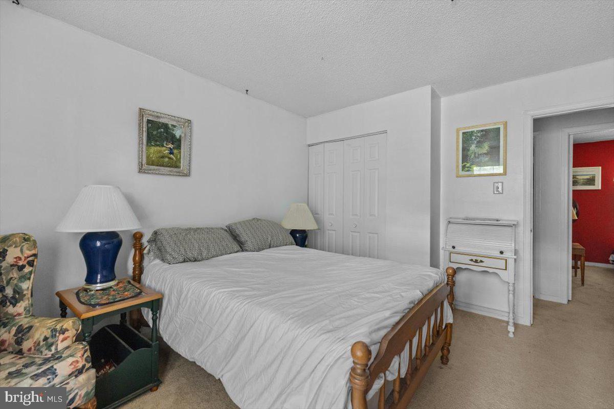 LAKE OF THE WOODS - Residential Lease