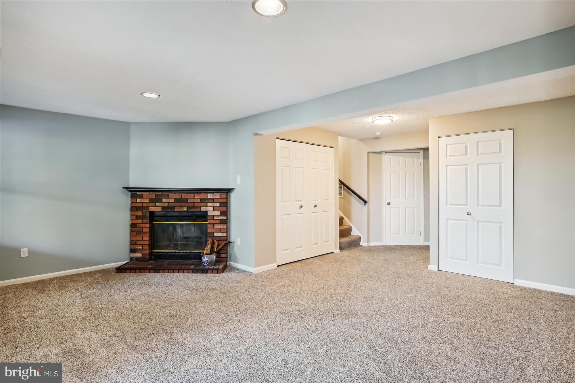 VILLAGE OF SILVER HALL - Residential