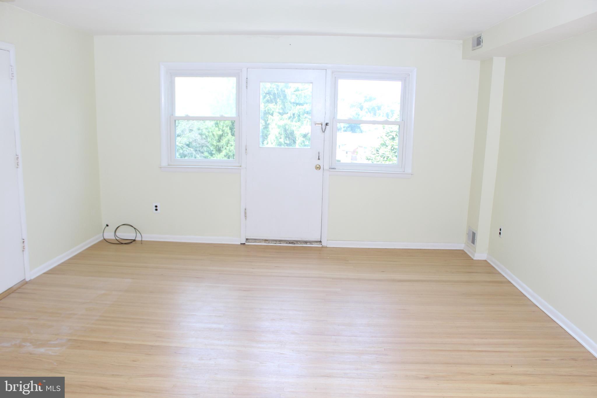 ROXBOROUGH - Residential Lease