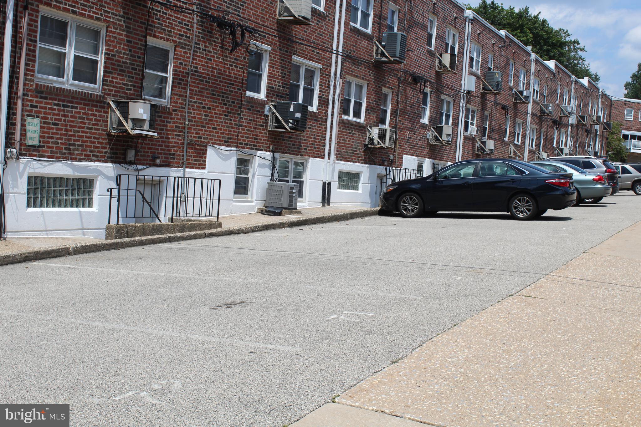 ROXBOROUGH - Residential Lease