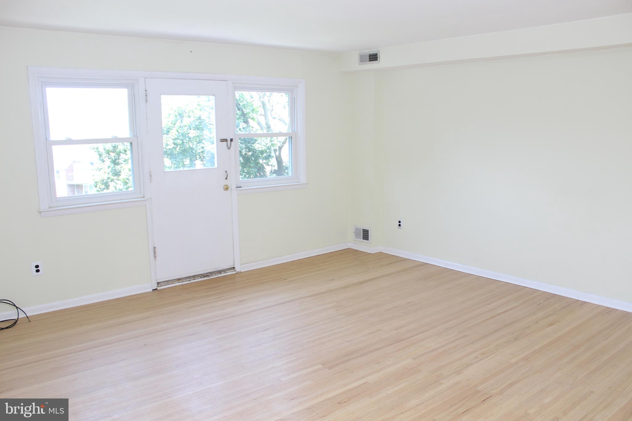 ROXBOROUGH - Residential Lease
