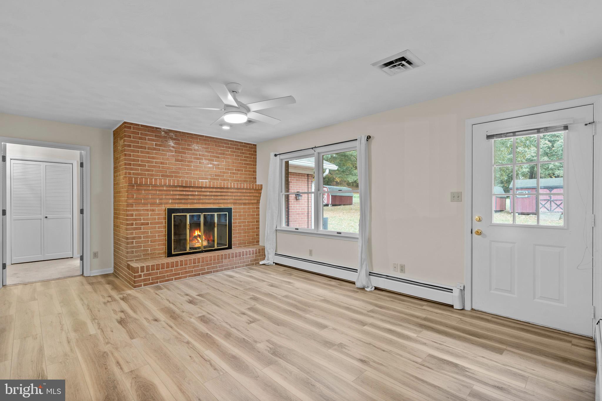 SOCIETY HILL - Residential Lease