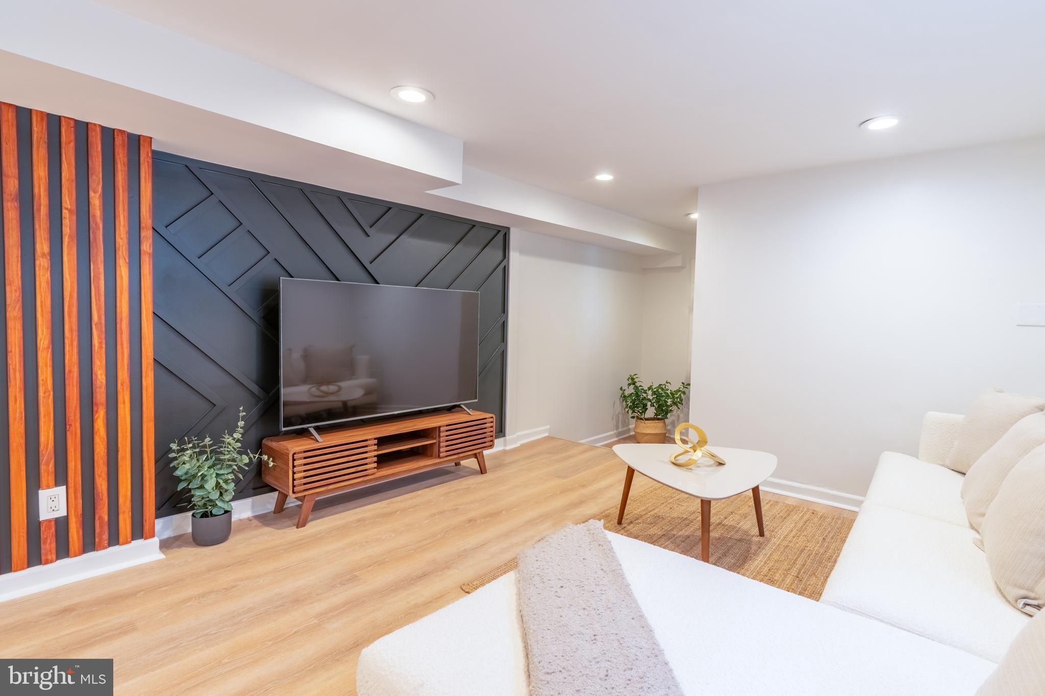 UPPER FELLS POINT - Residential