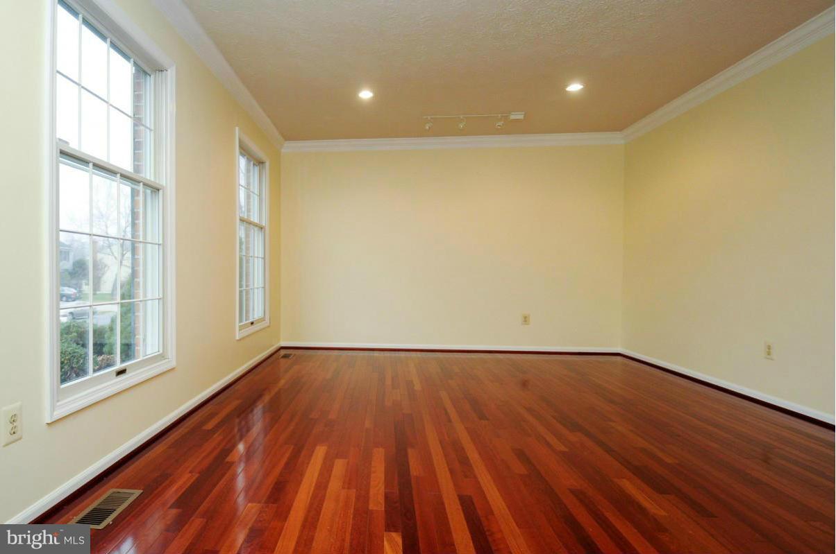 SPRING GROVE FARM - Residential