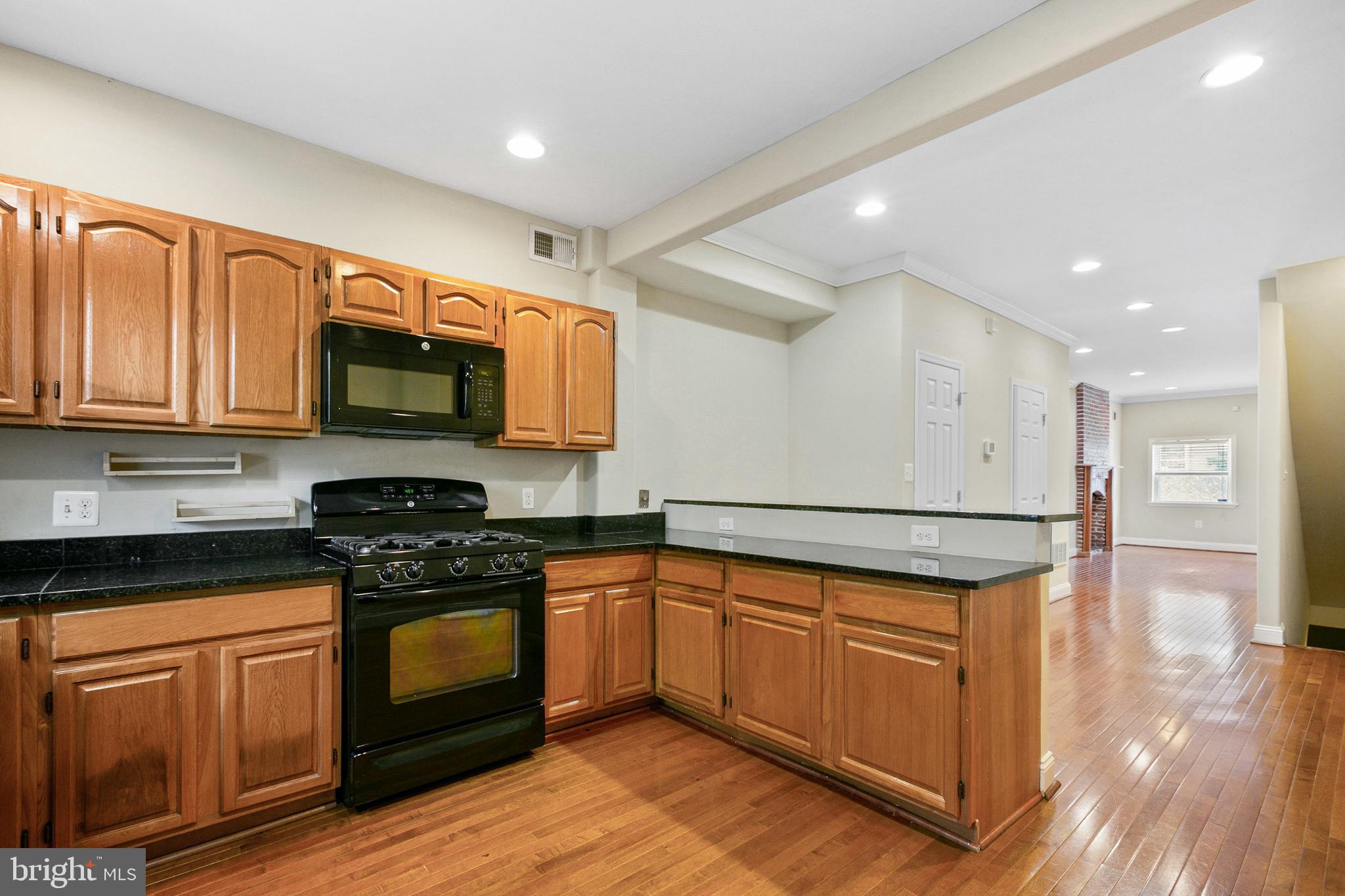 HIGHLANDTOWN - Residential Lease