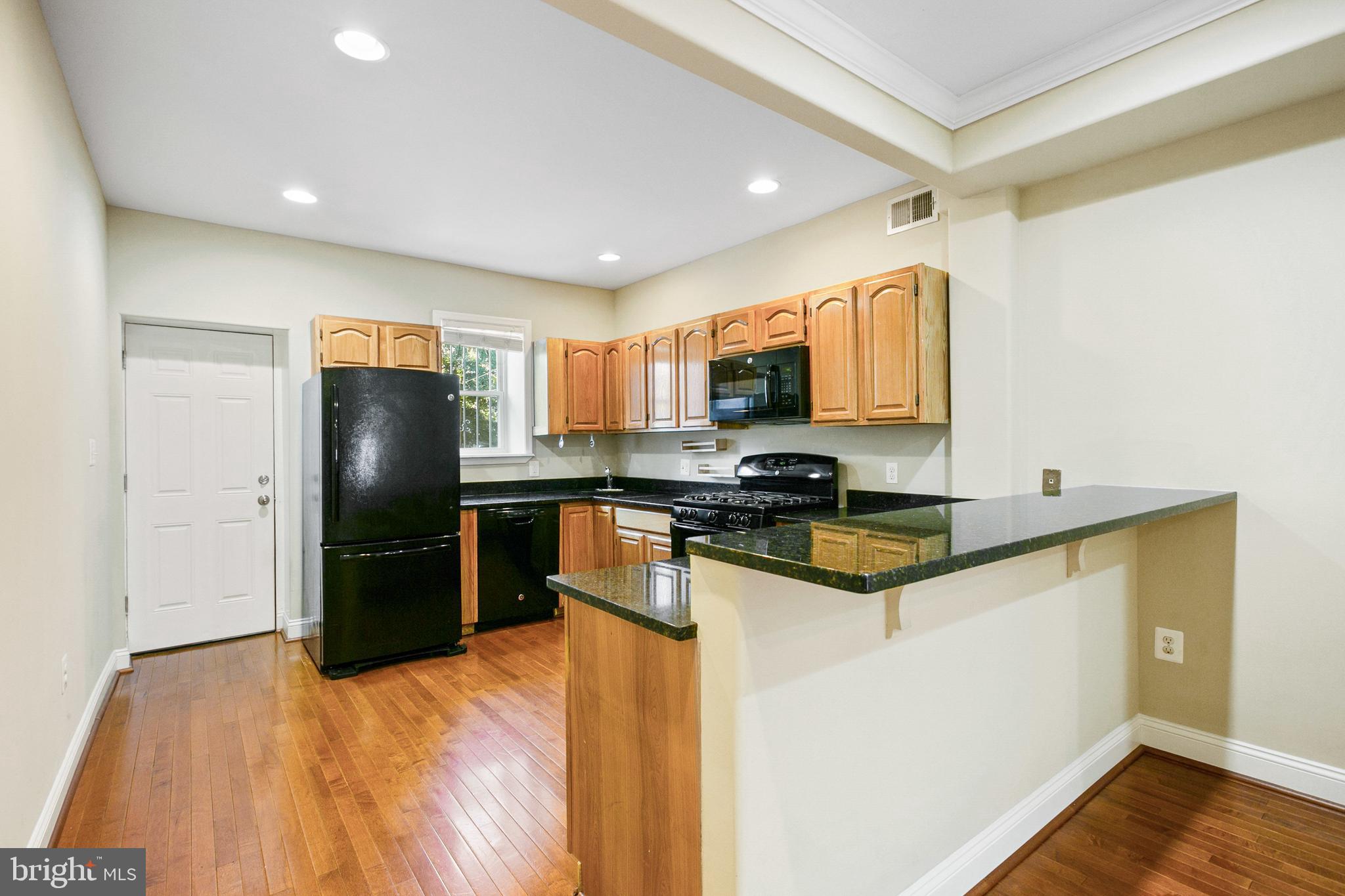HIGHLANDTOWN - Residential Lease