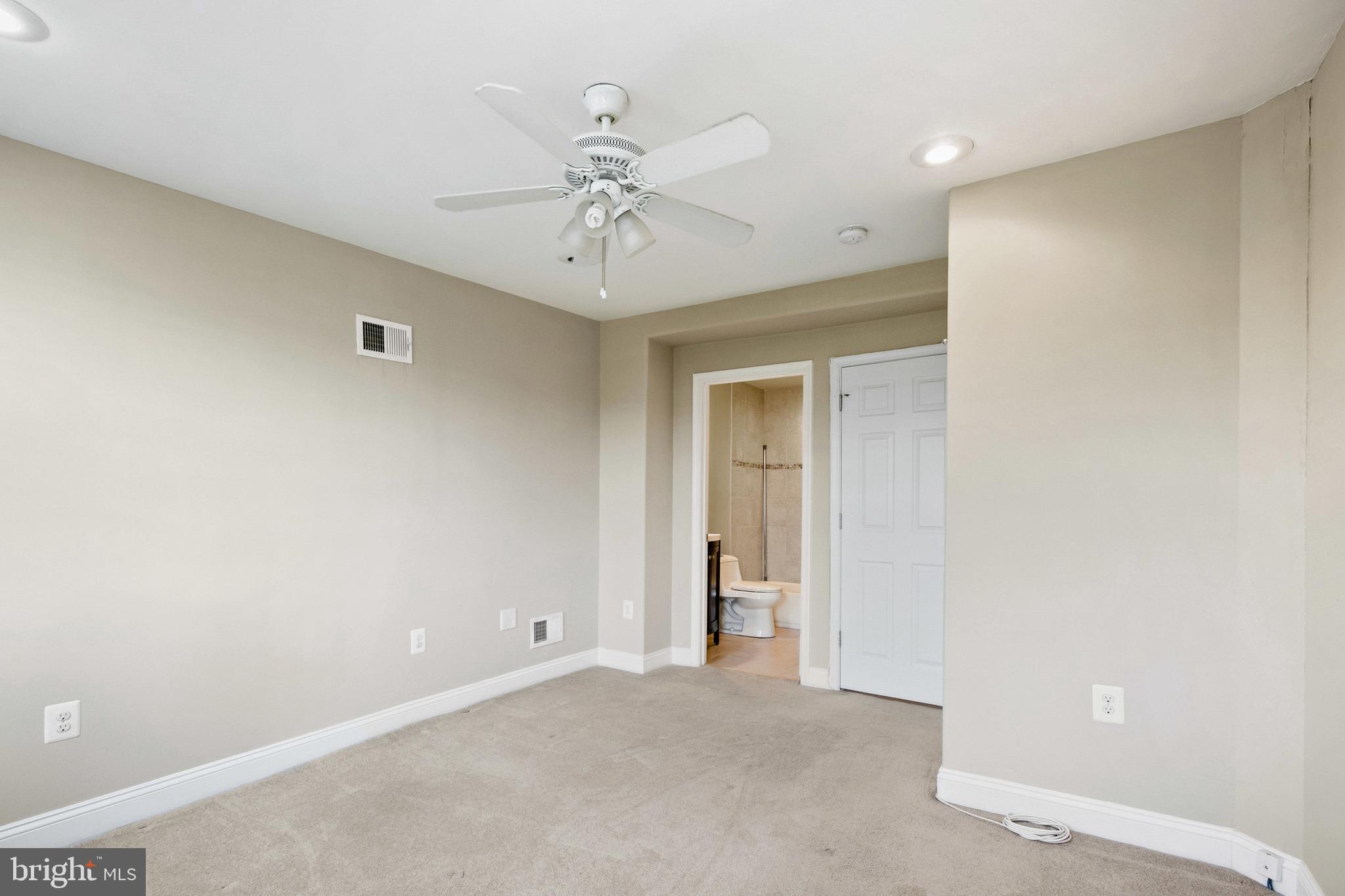 HIGHLANDTOWN - Residential Lease