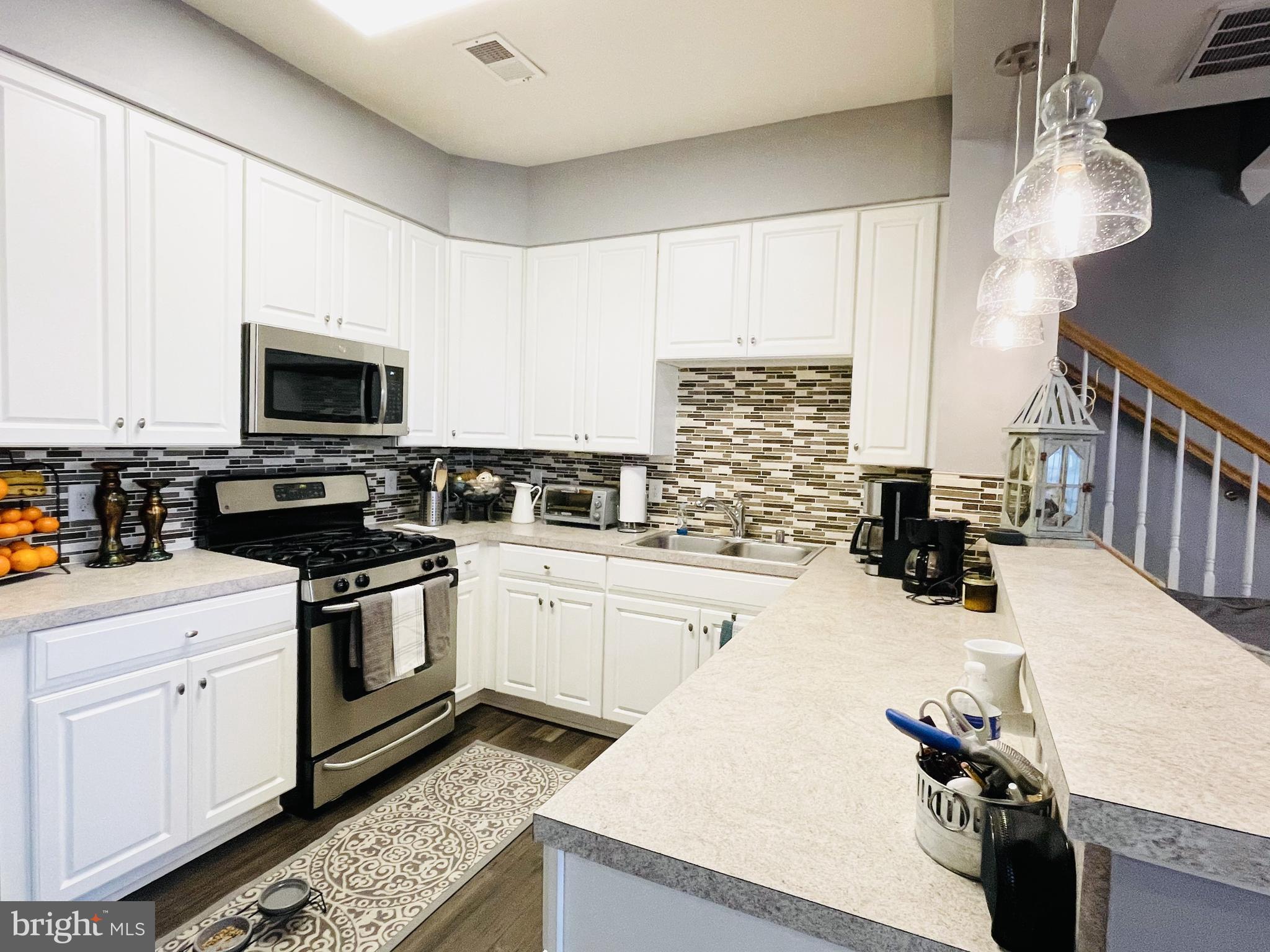 1850 CEDAR COVE WAY 201