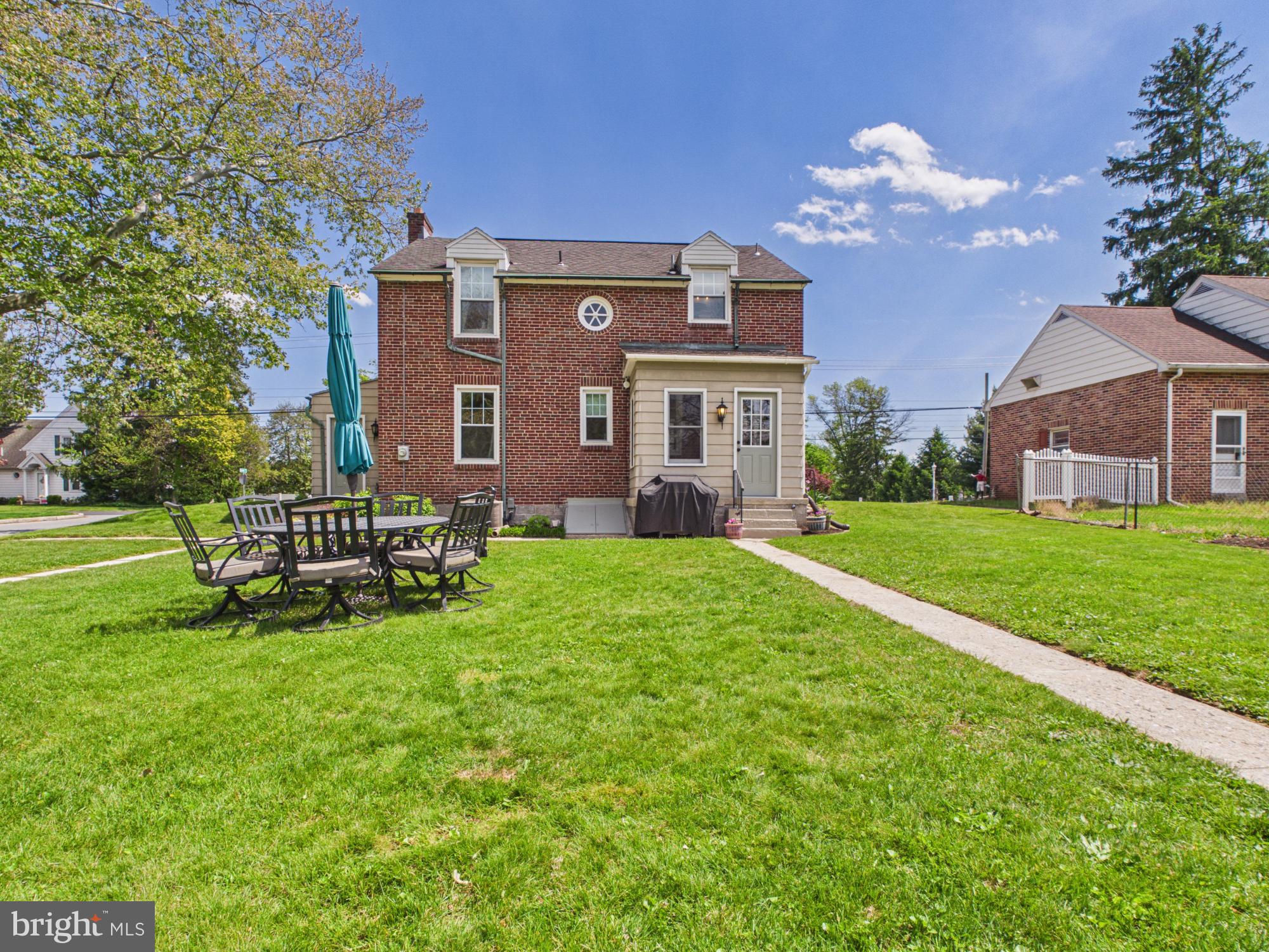 2301 SUNSET LANE