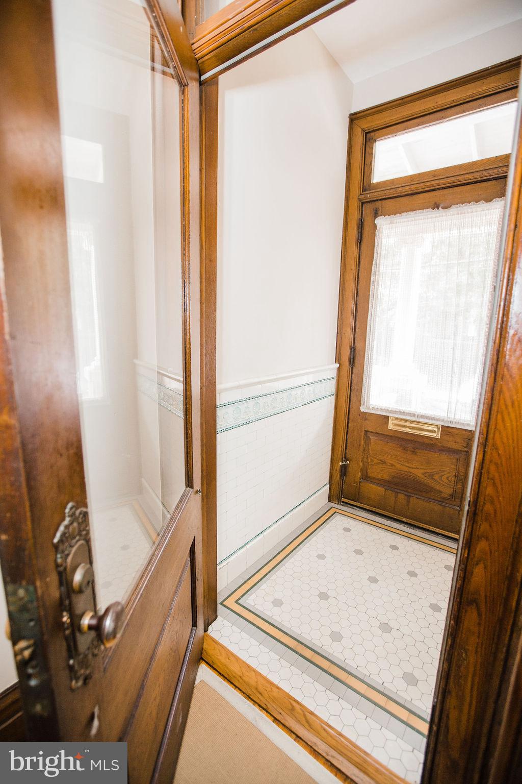 CHESTNUT HILL - Residential