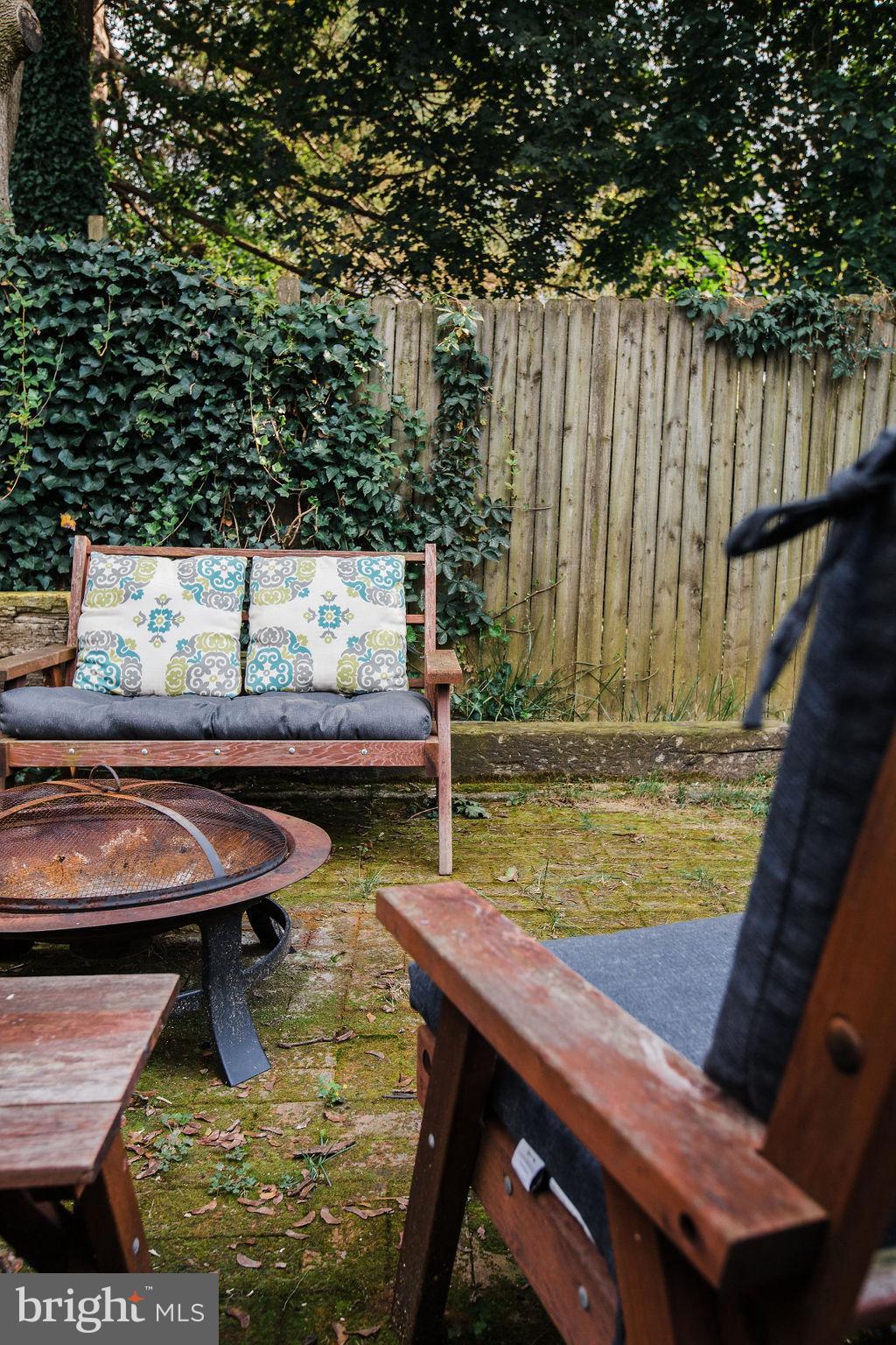 CHESTNUT HILL - Residential