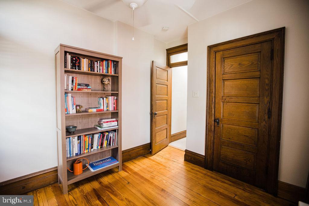 CHESTNUT HILL - Residential