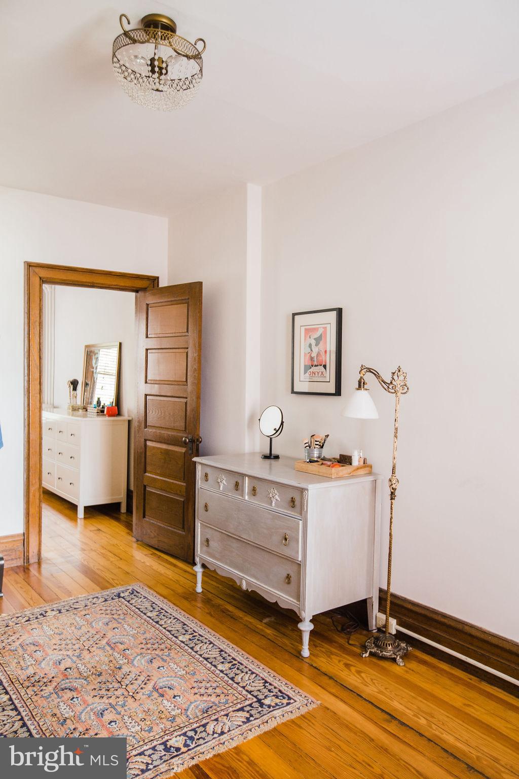 CHESTNUT HILL - Residential