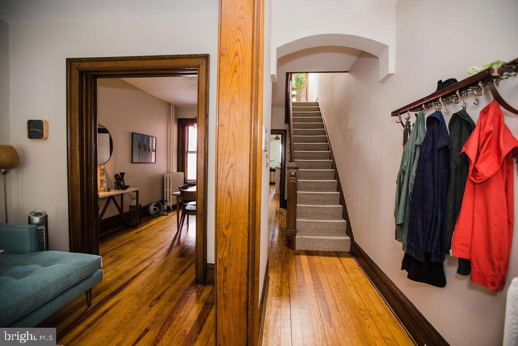 CHESTNUT HILL - Residential