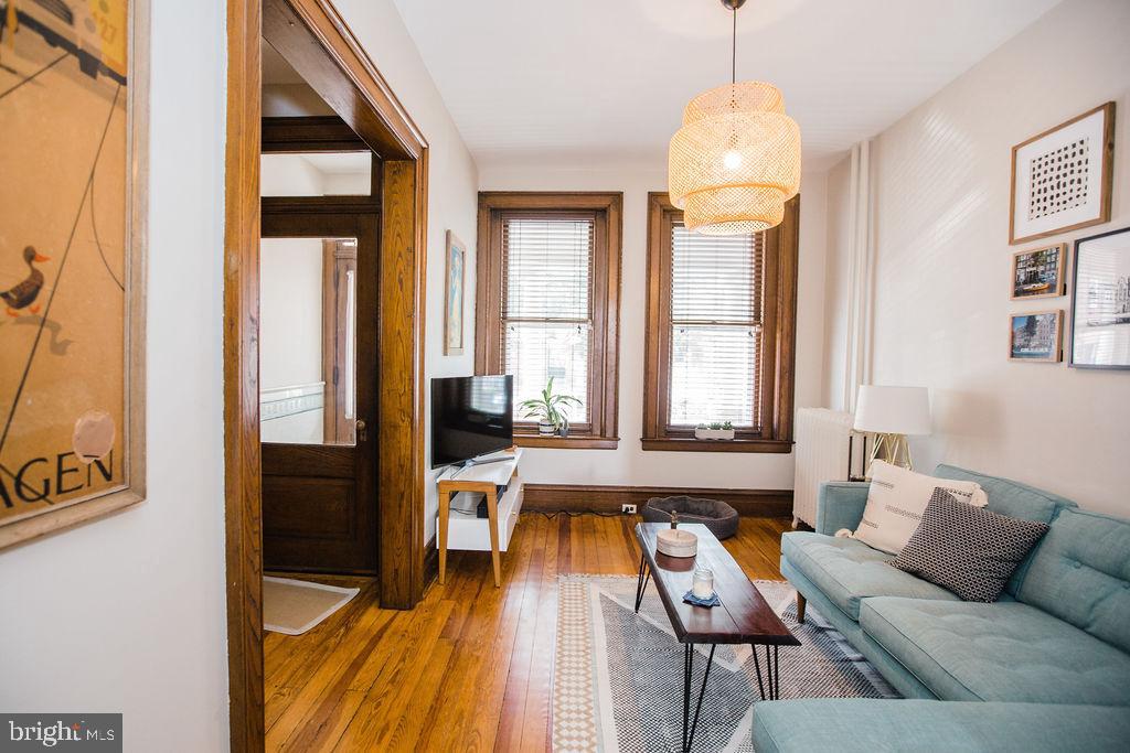 CHESTNUT HILL - Residential