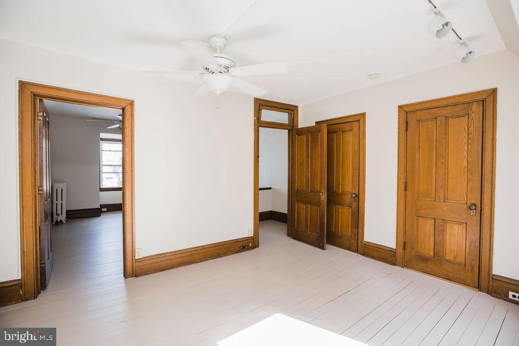 CHESTNUT HILL - Residential