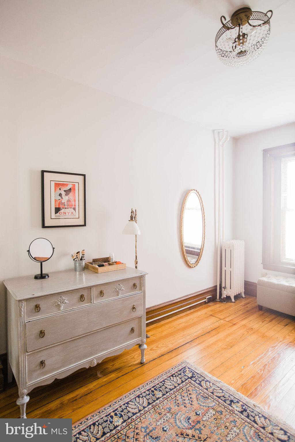 CHESTNUT HILL - Residential