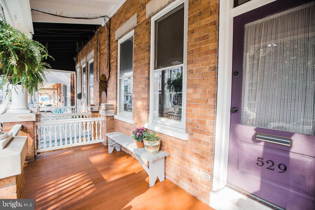 CHESTNUT HILL - Residential