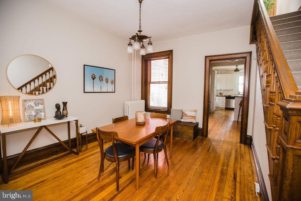 CHESTNUT HILL - Residential